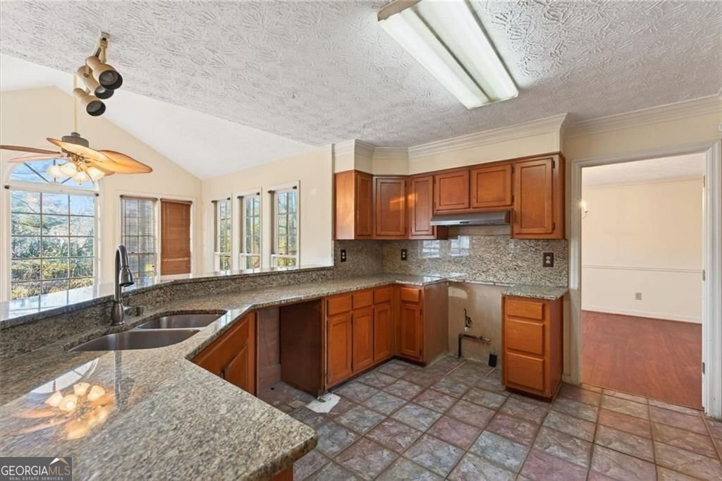 1412 Crooked Tree Circle Stone Mountain - Photo 11