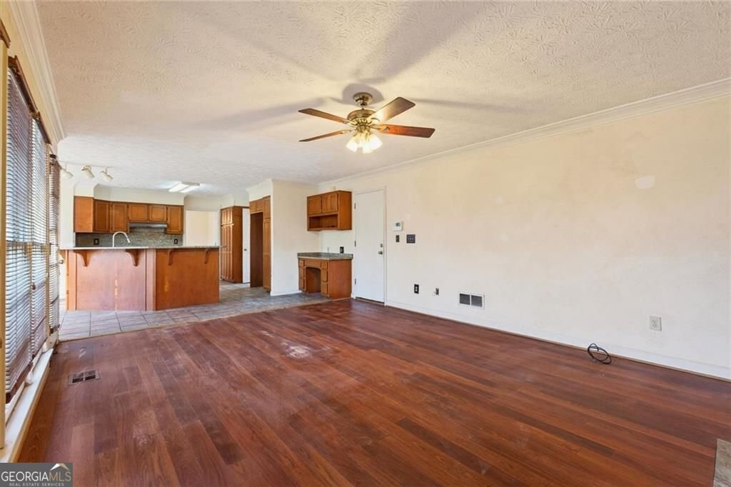 1412 Crooked Tree Circle Stone Mountain - Photo 9