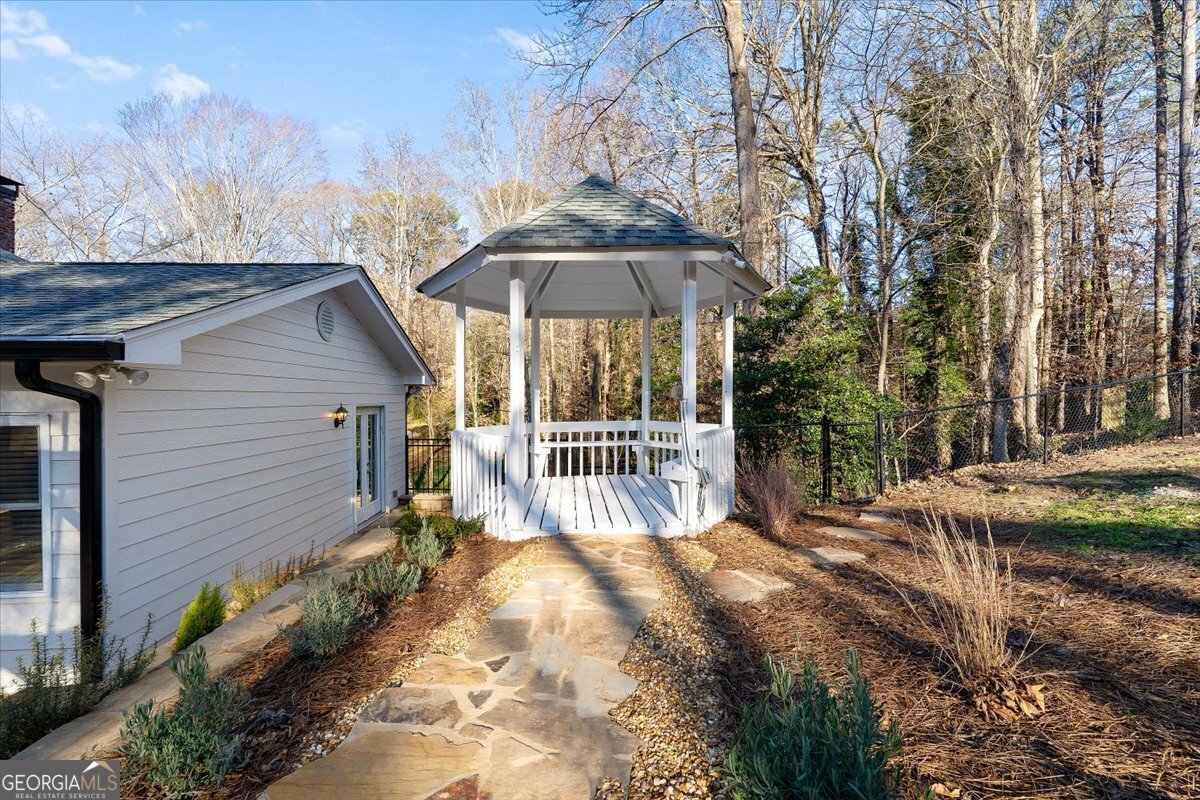 2363 LEISURE LAKE Drive Atlanta - Photo 17