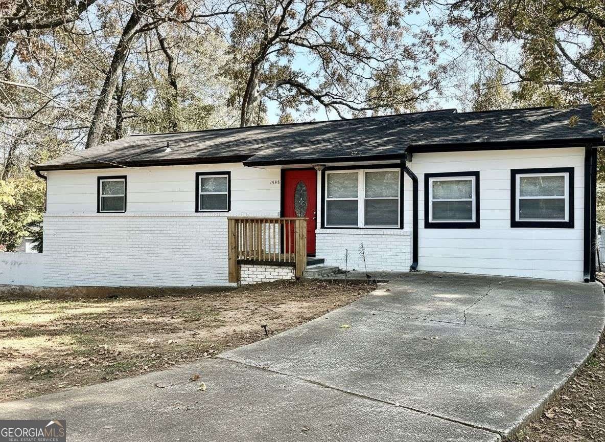 1995 Oak Court Austell - Photo 1