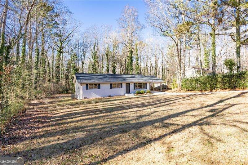 5689 Woodland Drive Acworth - Photo 1