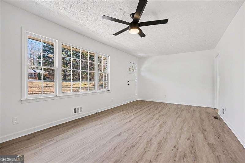 5689 Woodland Drive Acworth - Photo 7