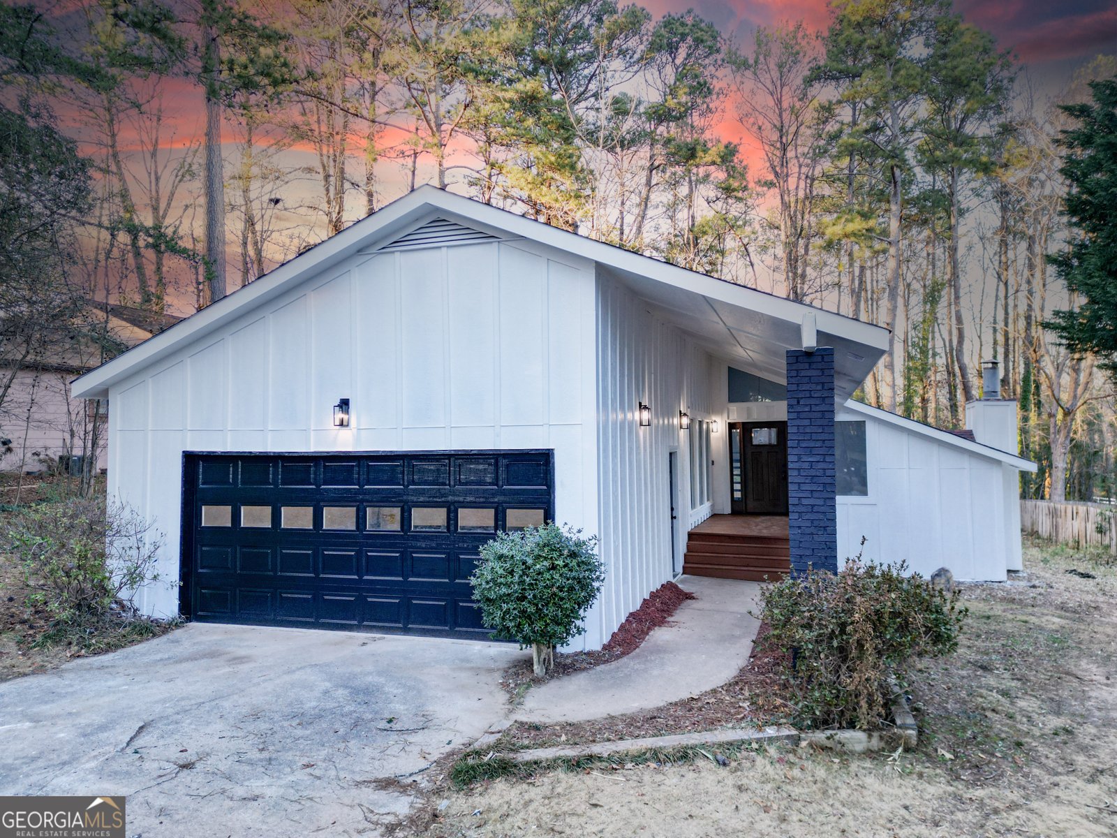 6788 Woodridge Place Douglasville - Photo 1