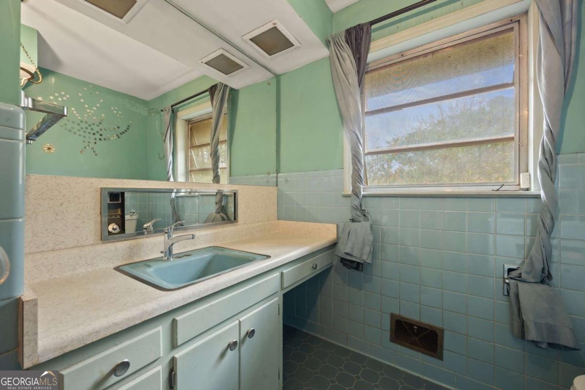 1460 Loch Lomond Trail Atlanta - Photo 13