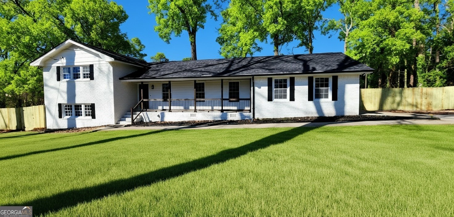 1390 White Oak Street Conyers - Photo 1