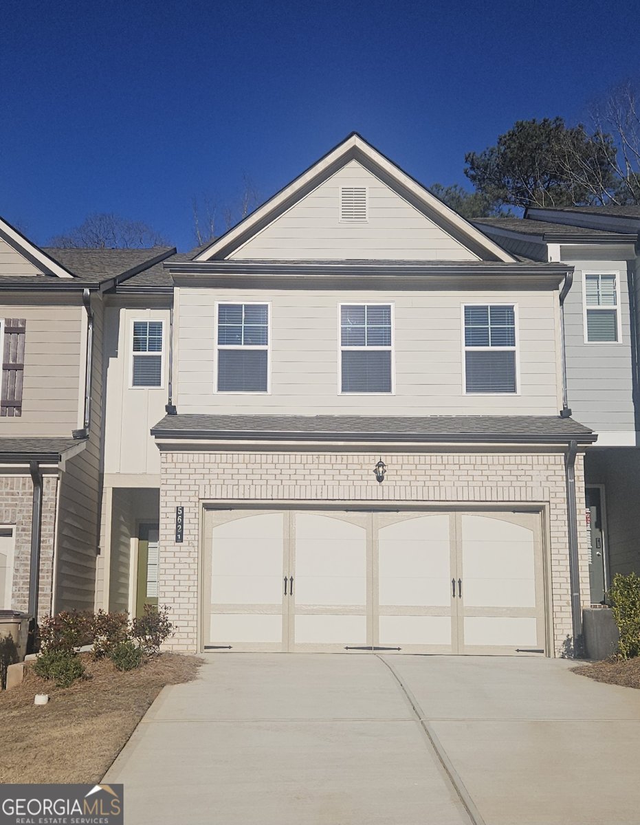 5627 Chickory Drive Flowery Branch - Photo 1