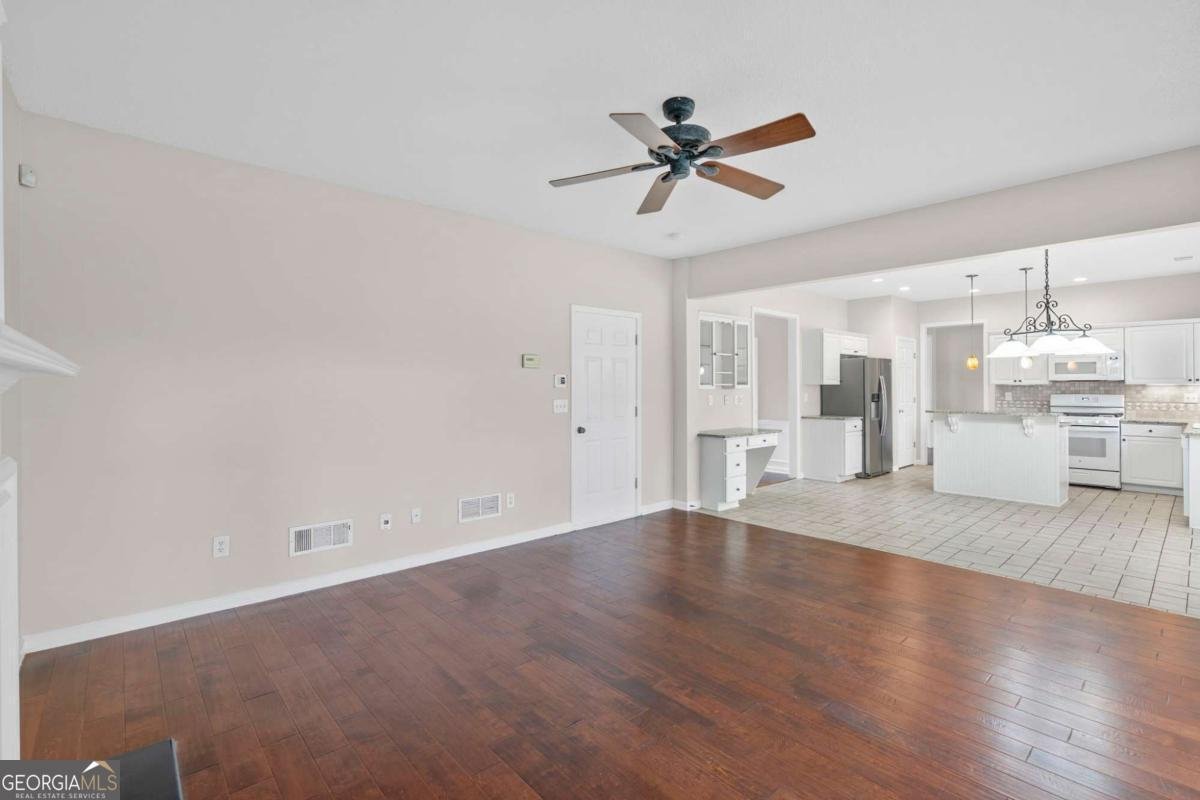 3715 Lakeheath Drive Cumming - Photo 10