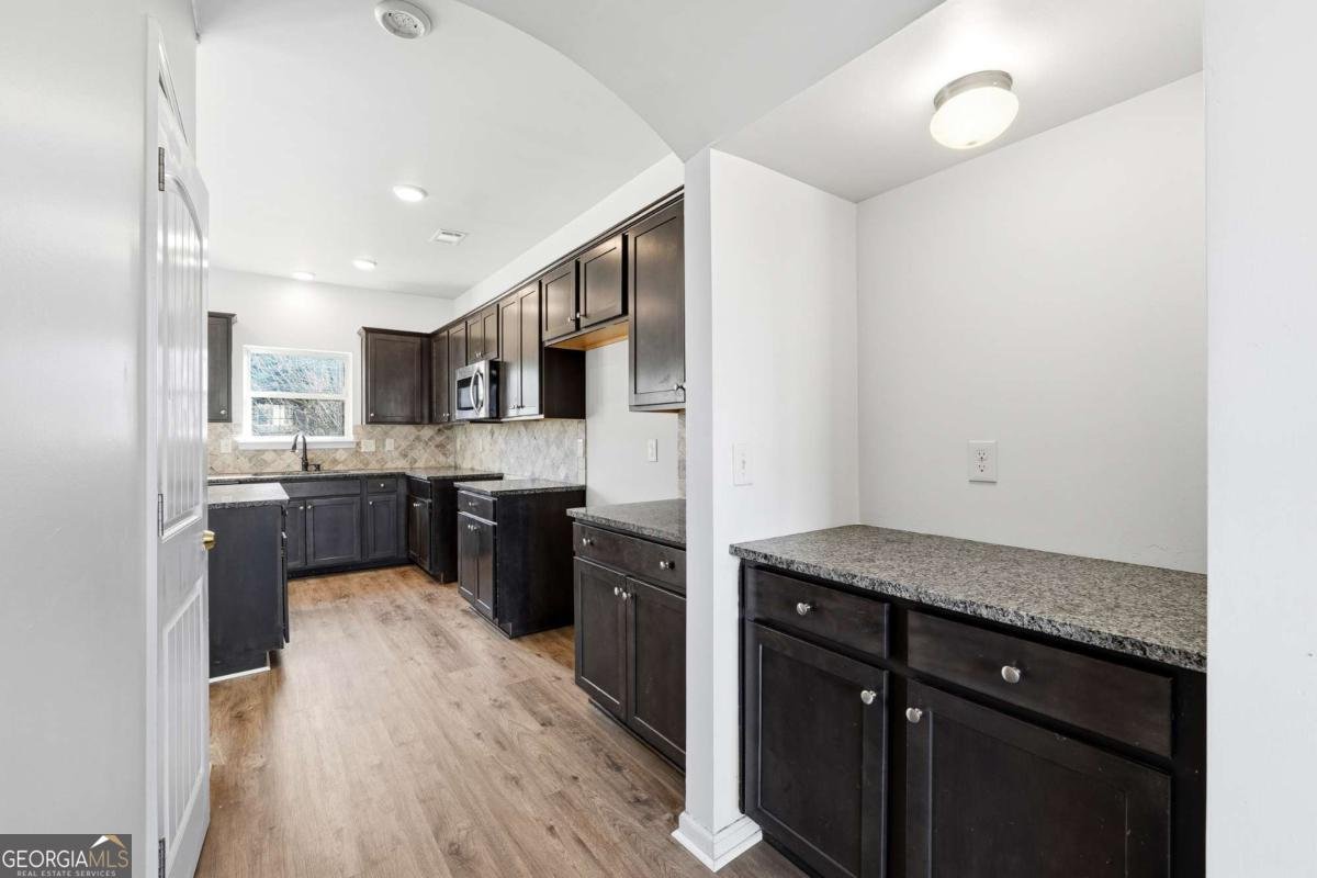 677 Massey Street Winder - Photo 7