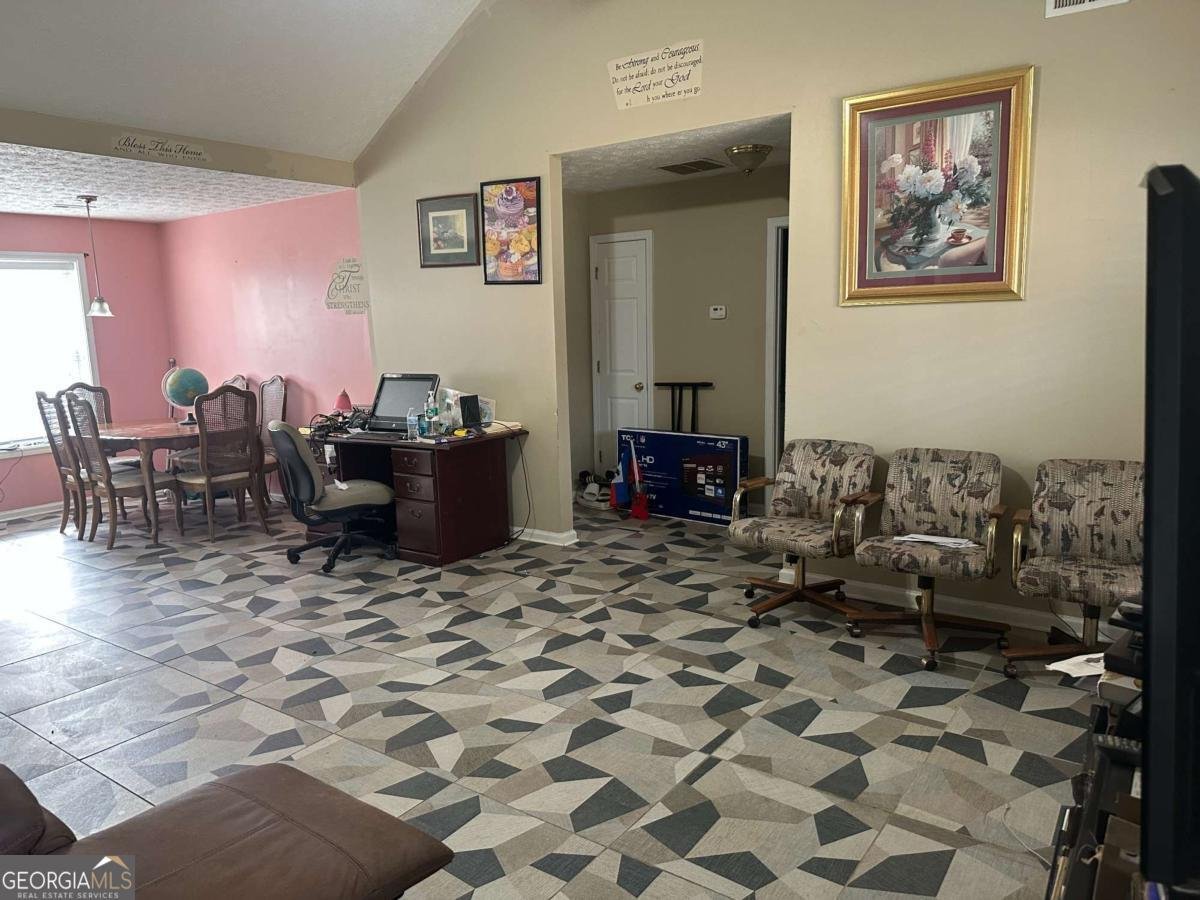 118 Julie Lane Stockbridge - Photo 8