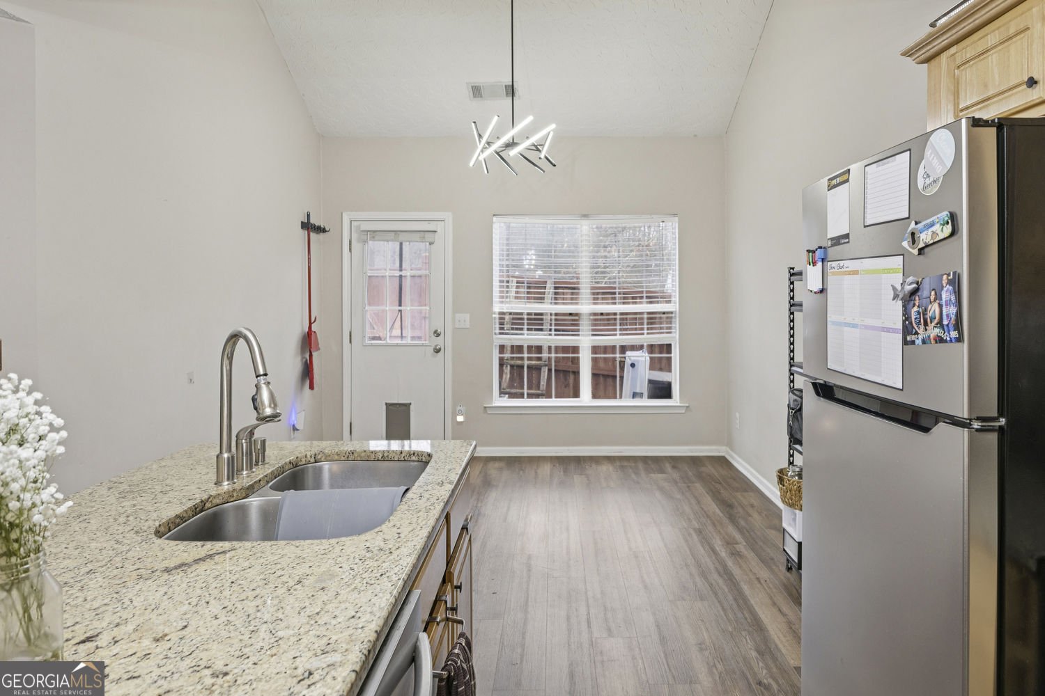 1257 Gates Circle Atlanta - Photo 8