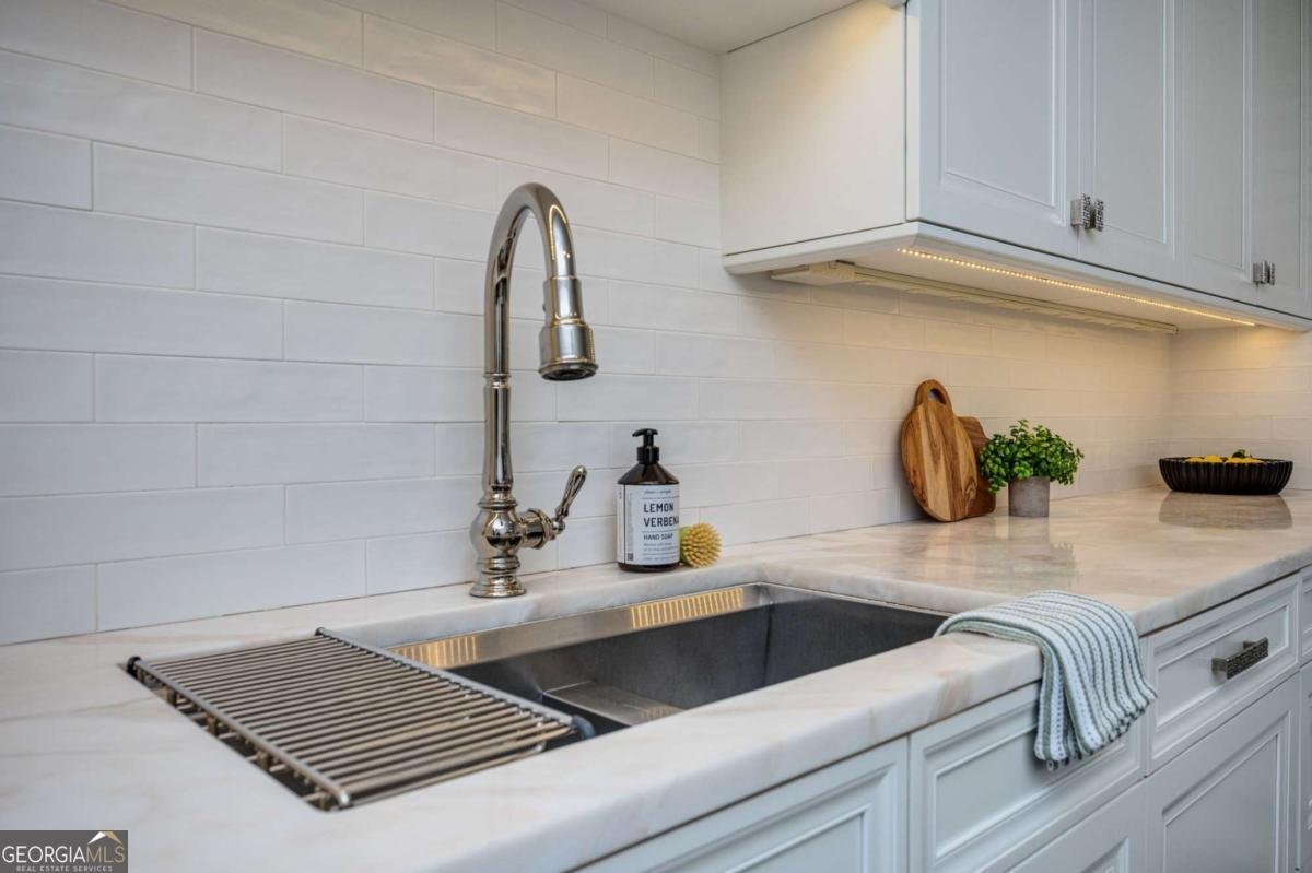 346 Carpenter Drive Atlanta - Photo 8