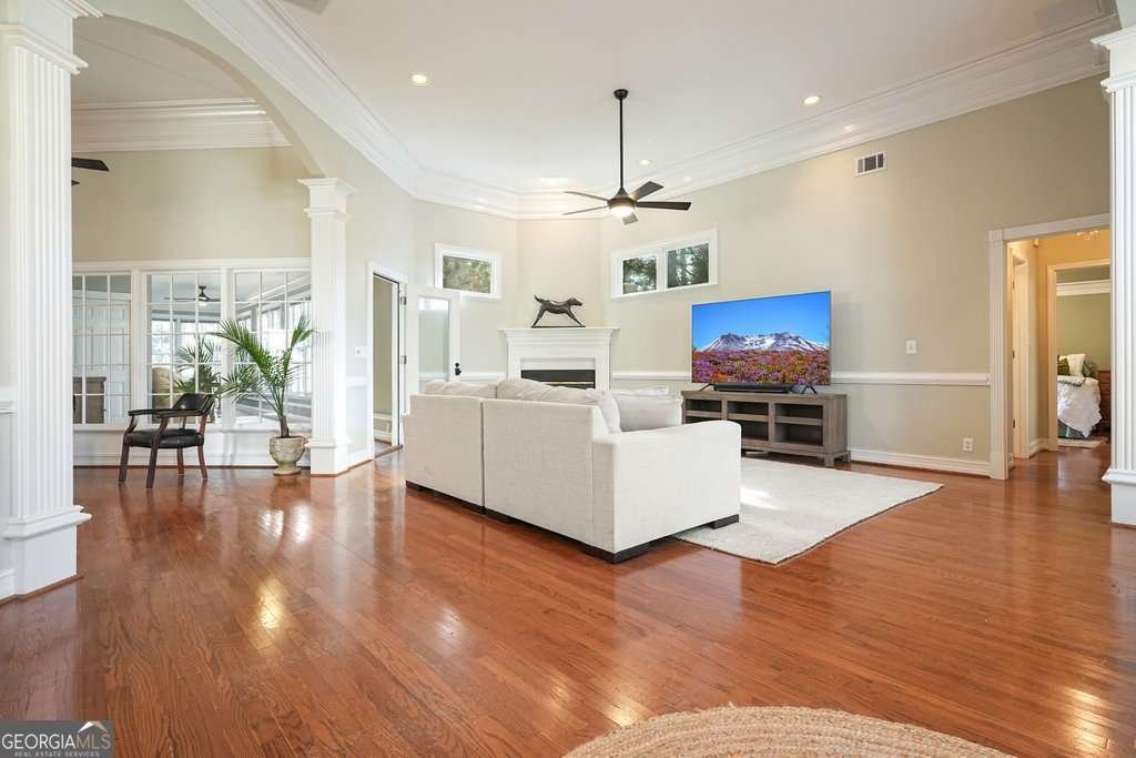 1604 Greenview Court Woodstock - Photo 6