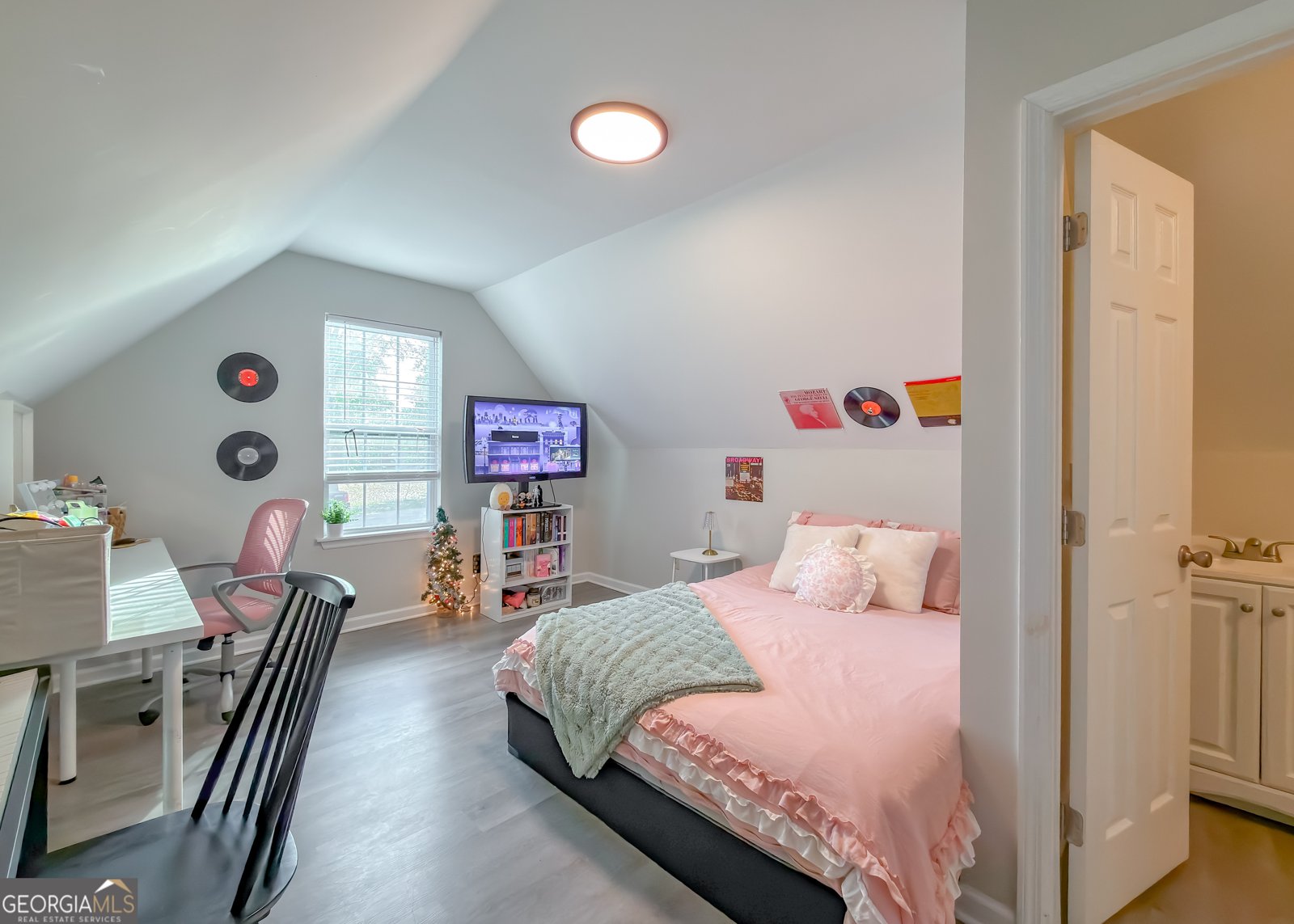 100 Robin Bainbridge - Photo 55