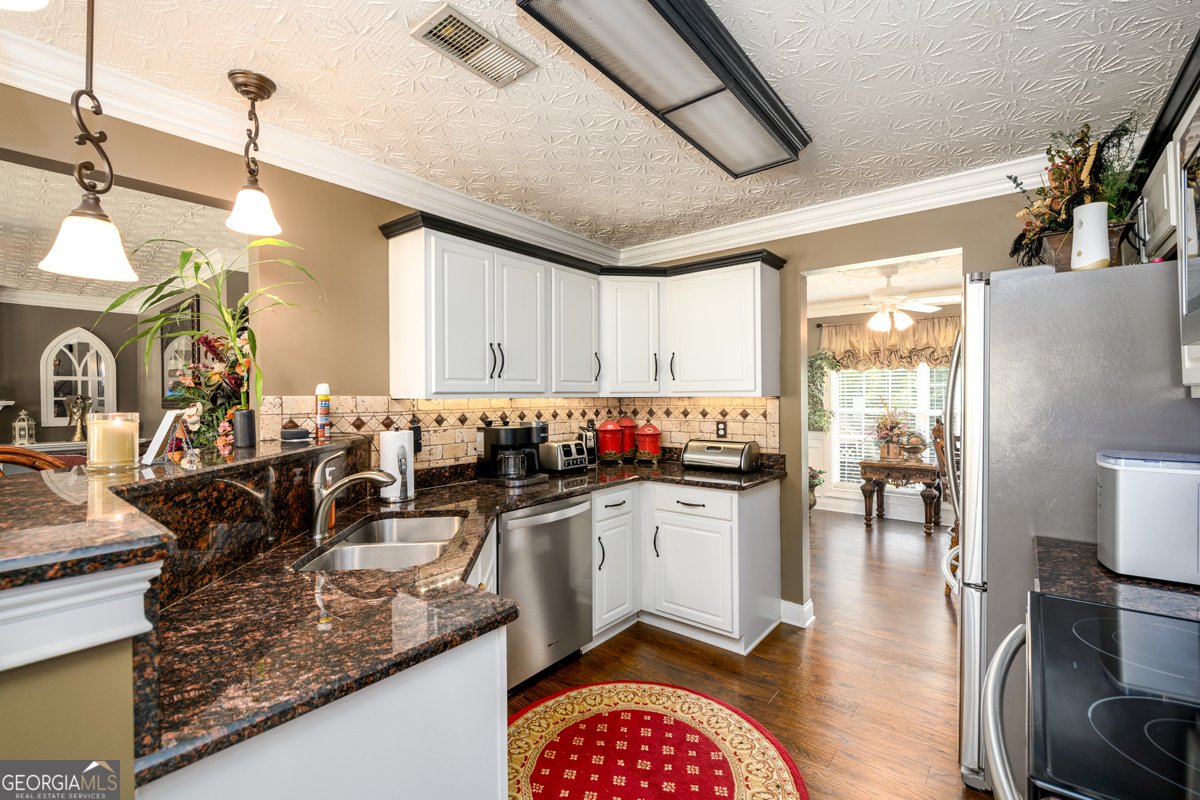 7282 Litany Court Flowery Branch - Photo 14