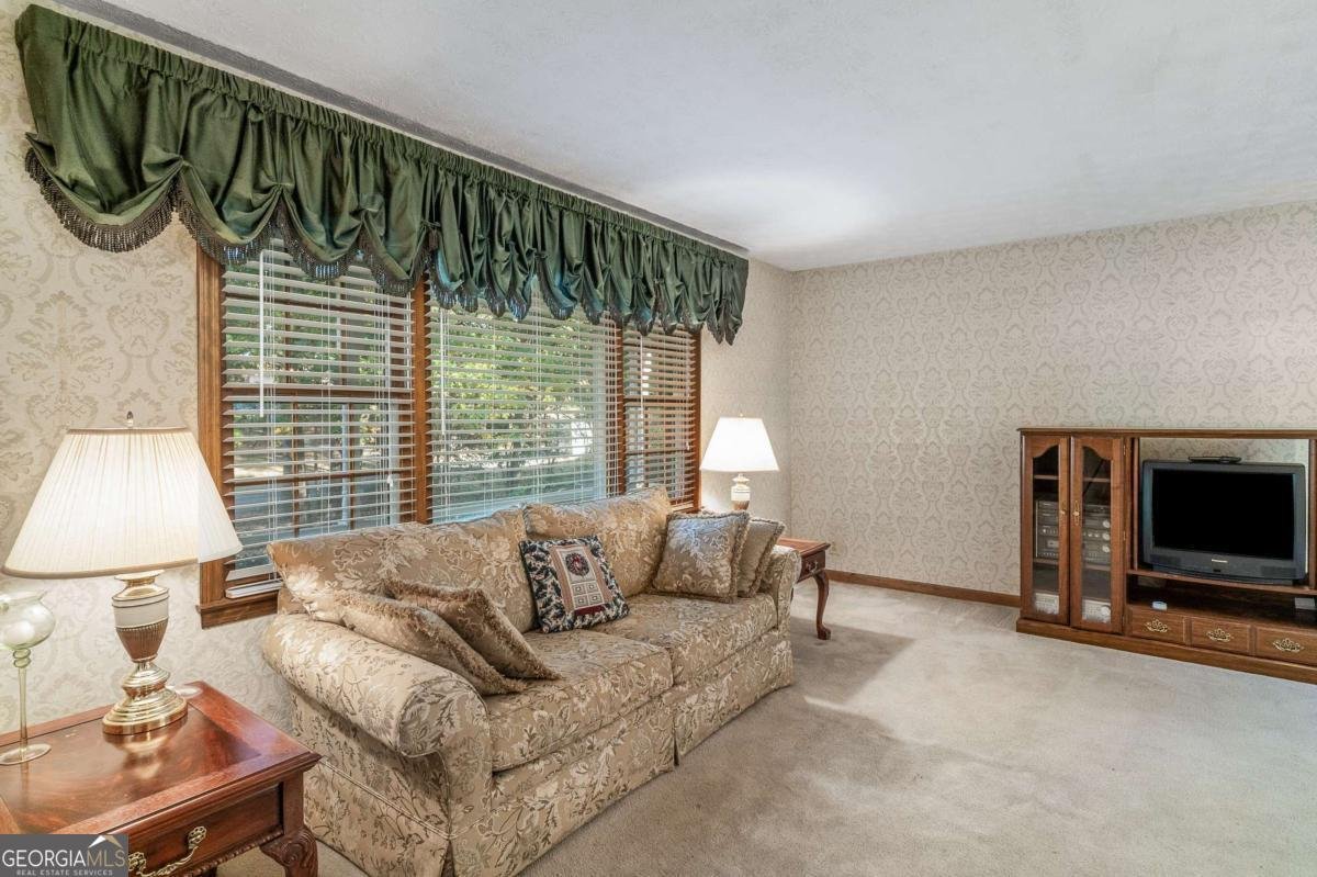 2252 Valley Creek Circle Snellville - Photo 10