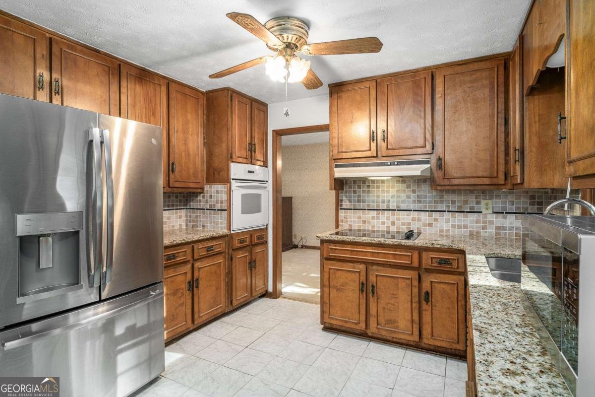 2252 Valley Creek Circle Snellville - Photo 16