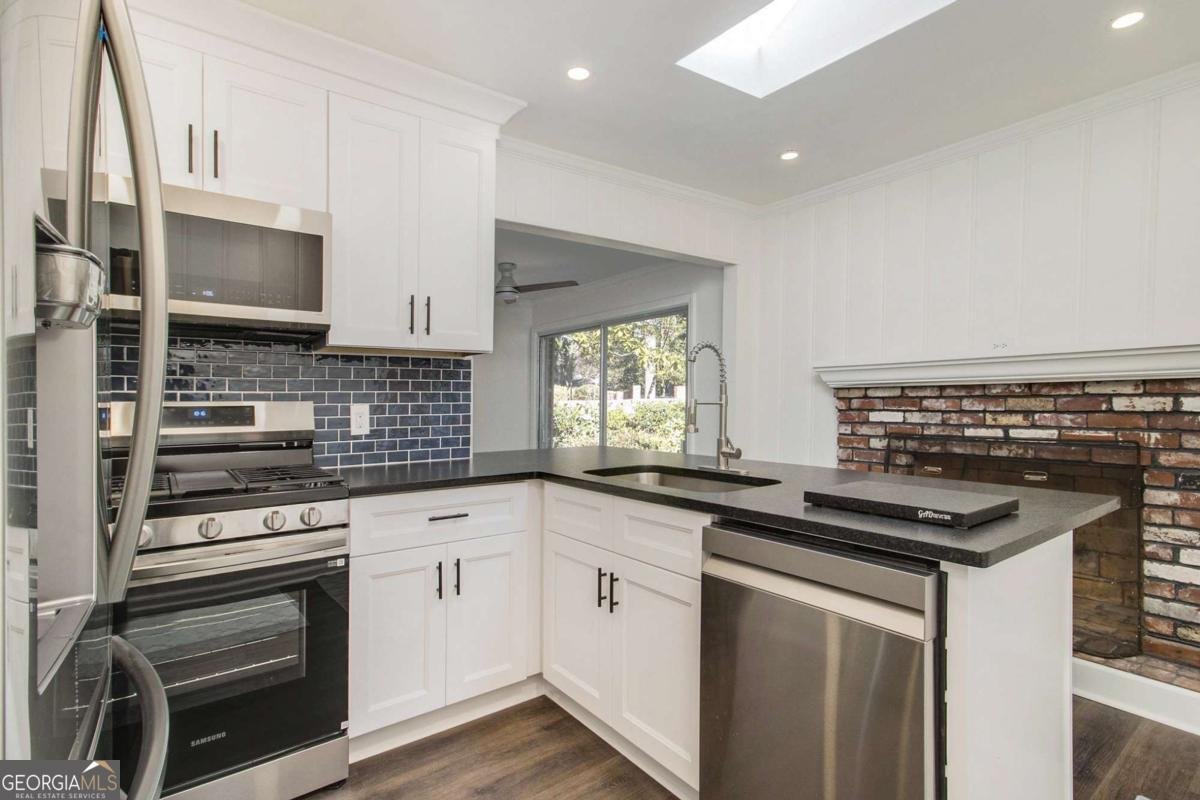 2347 Clairmont Road Atlanta - Photo 10