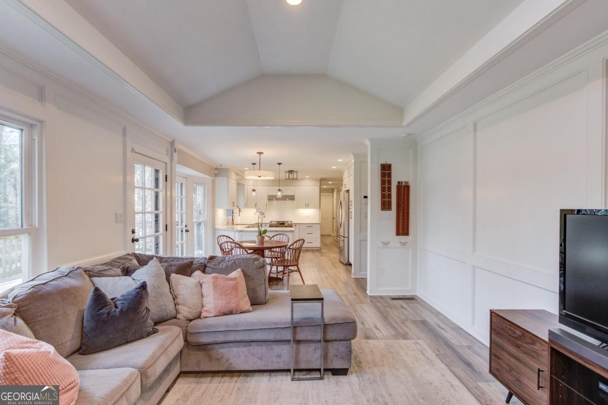 200 Spalding Circle Sandy Springs - Photo 13