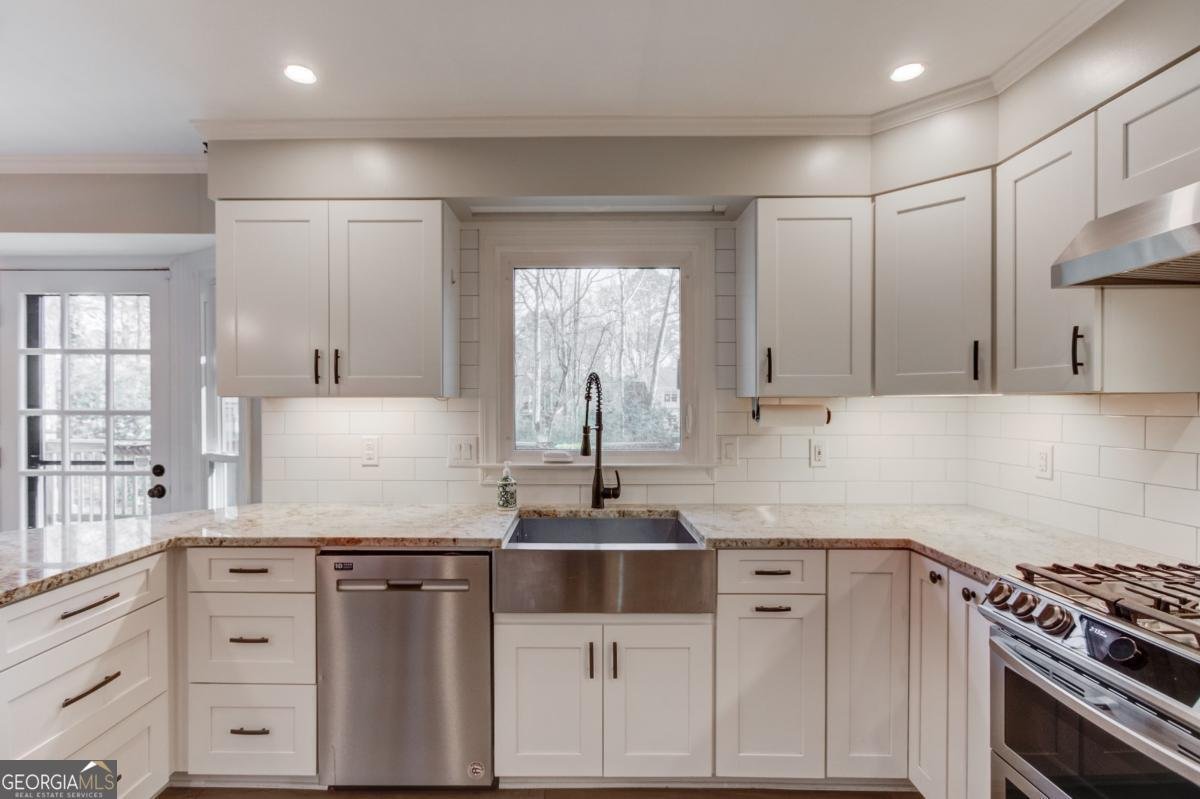 200 Spalding Circle Sandy Springs - Photo 18