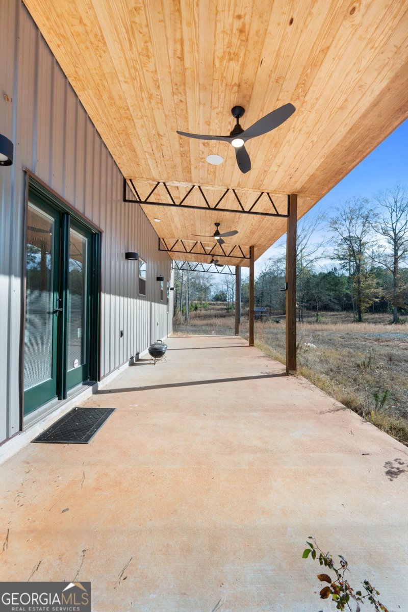 1140 City Pond Road Barnesville - Photo 7