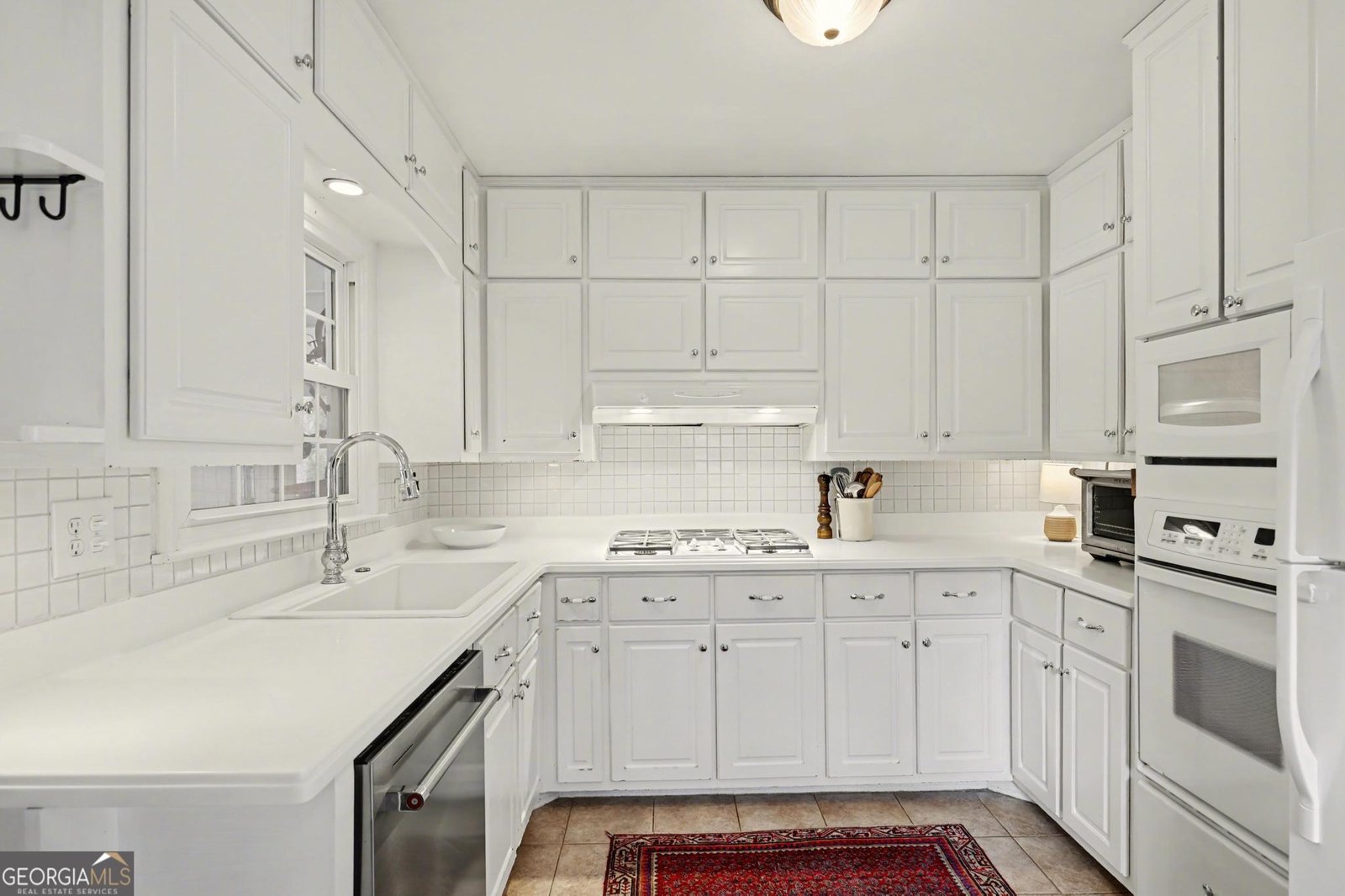 6690 Castleton Drive Atlanta - Photo 8