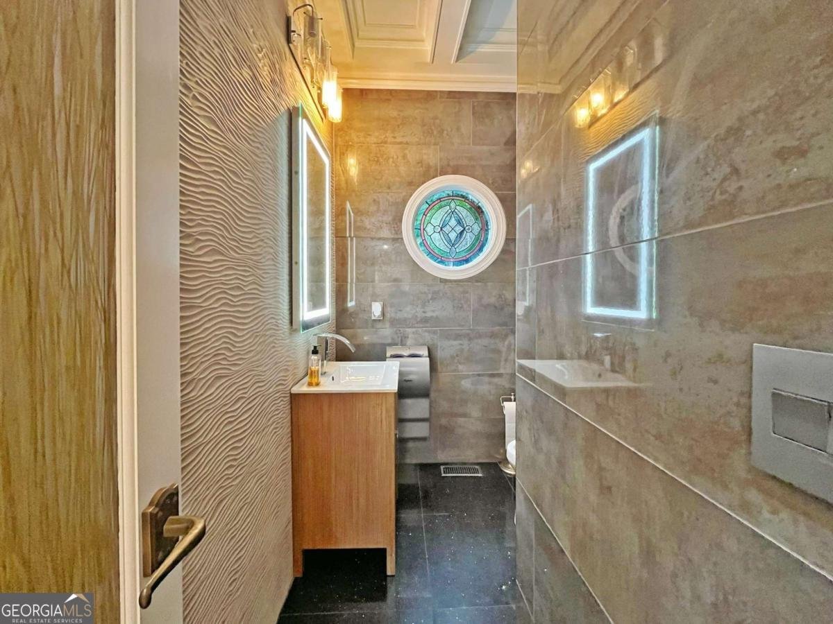 6709 Wooded Cove Court Flowery Branch - Photo 12