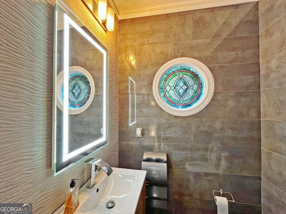 6709 Wooded Cove Court Flowery Branch - Photo 13