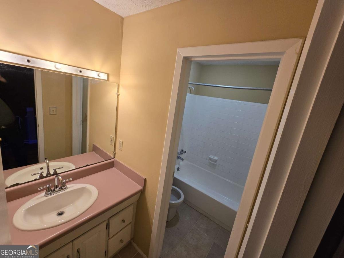 1811 Ashborough Circle Marietta - Photo 1