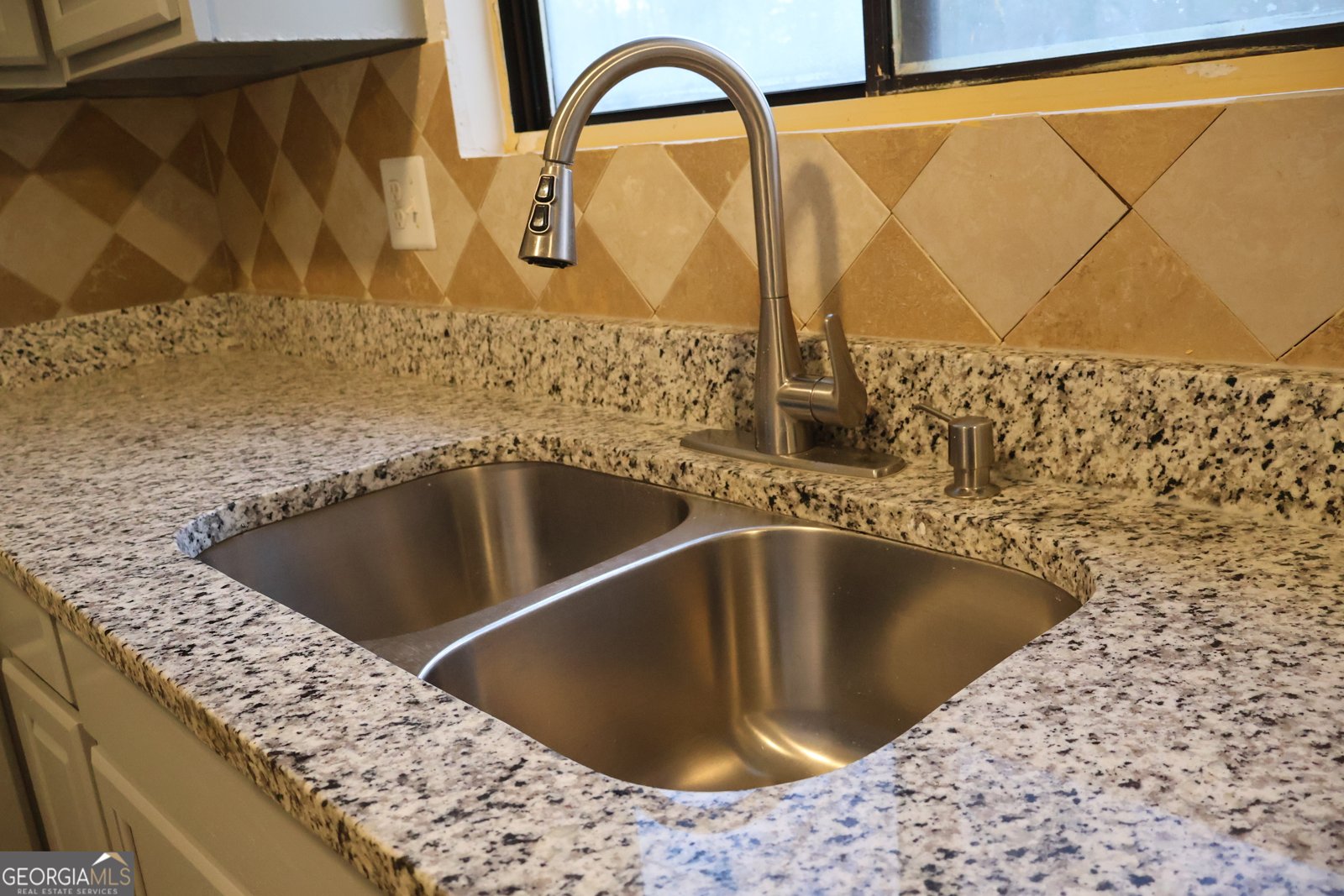 5128 Galbraith Circle Stone Mountain - Photo 12