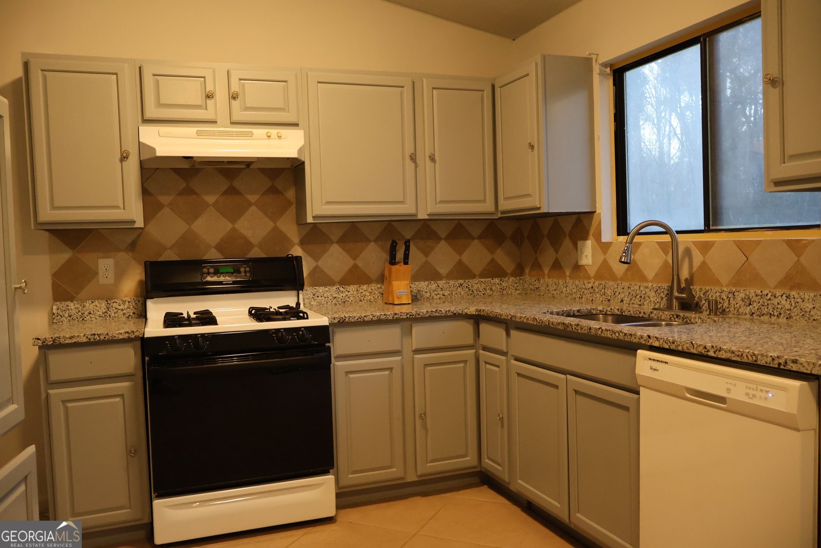 5128 Galbraith Circle Stone Mountain - Photo 14