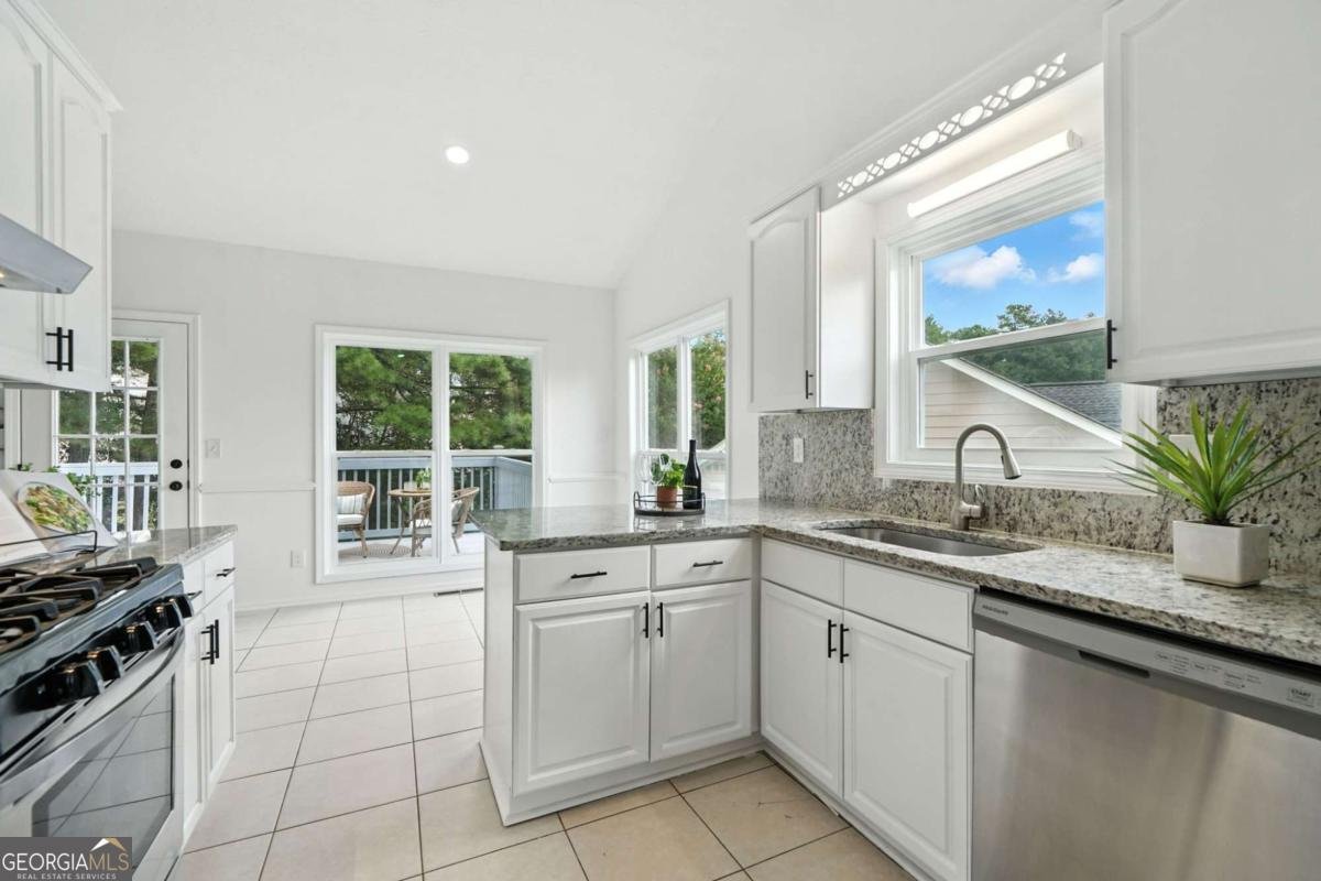 4777 Overlook View Court Duluth - Photo 16