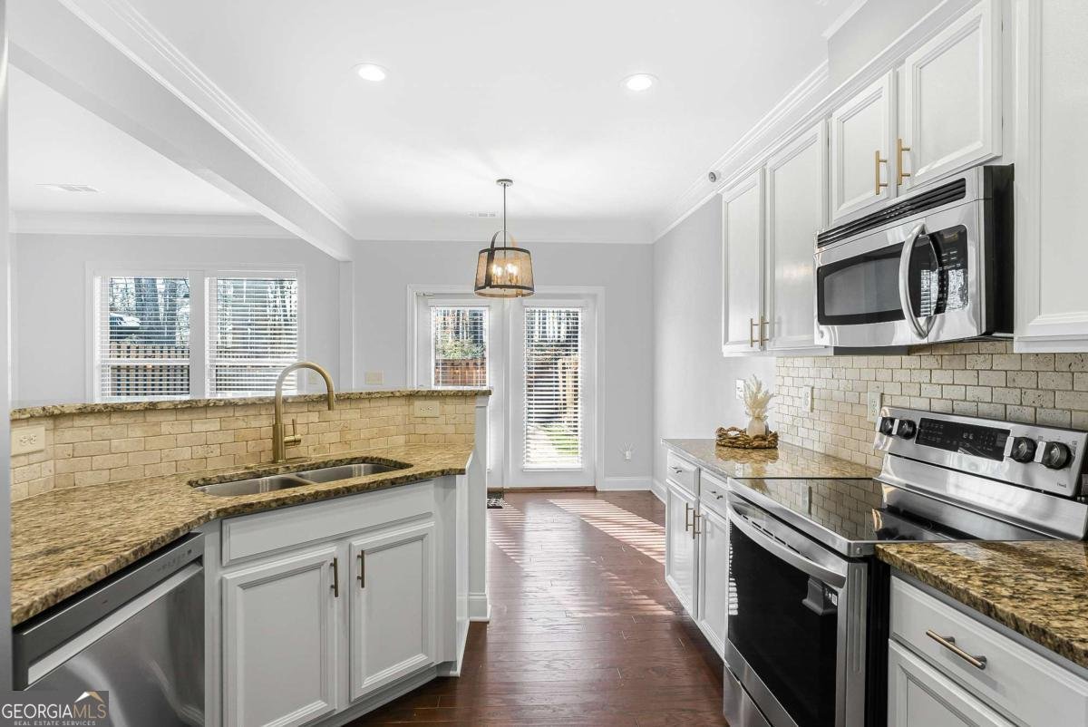 1550 Township Circle Alpharetta - Photo 14