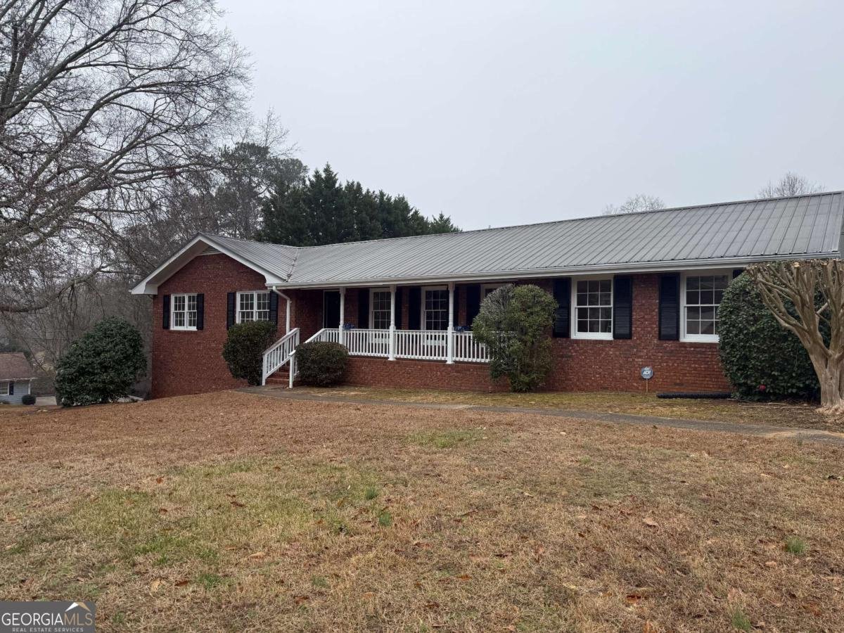 421 5th Avenue Winder - Photo 1