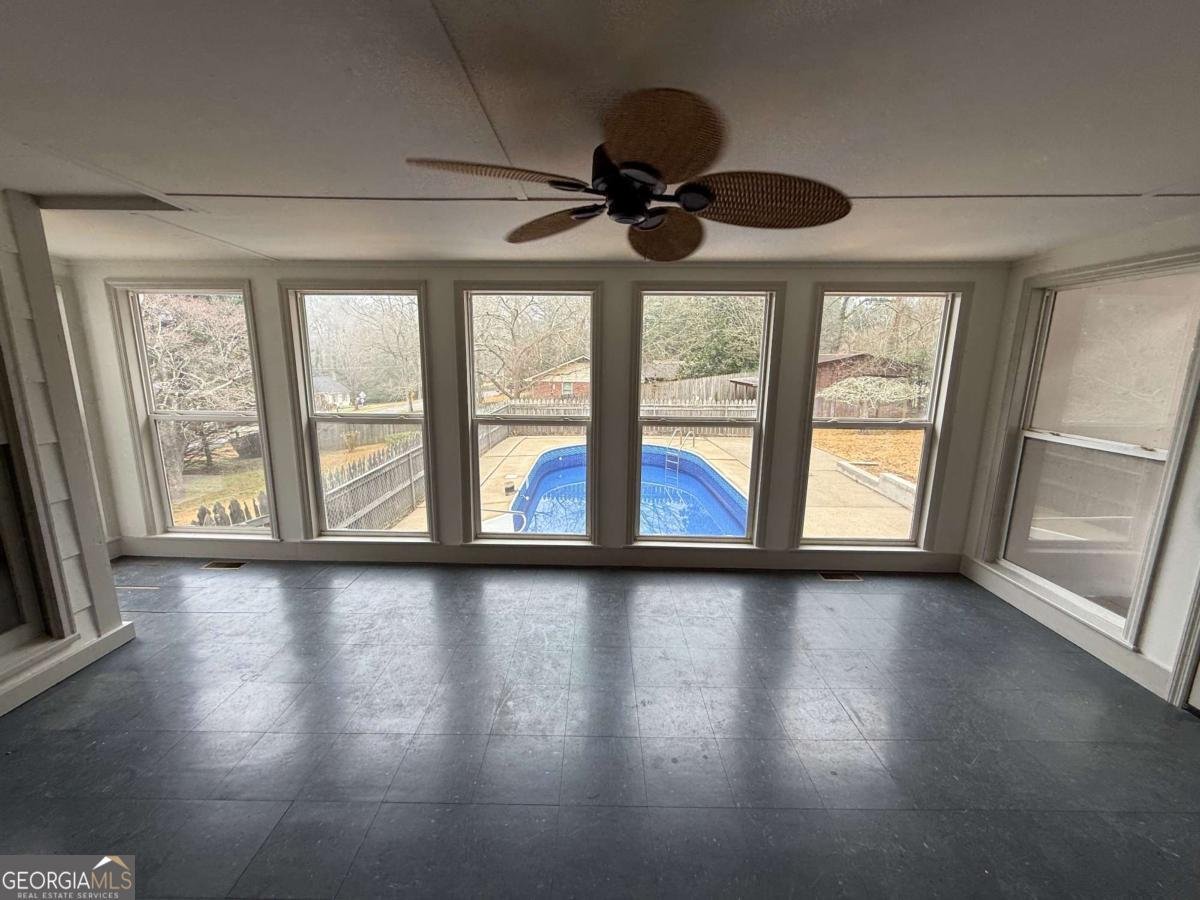 421 5th Avenue Winder - Photo 8