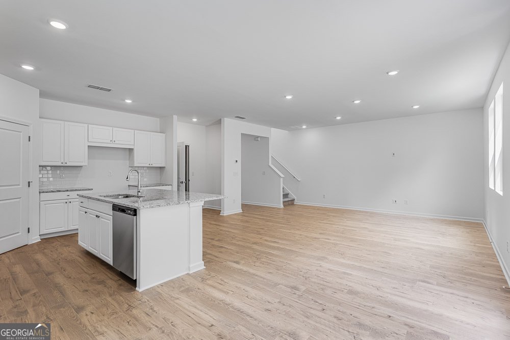 219 Groveton Court Euharlee - Photo 11