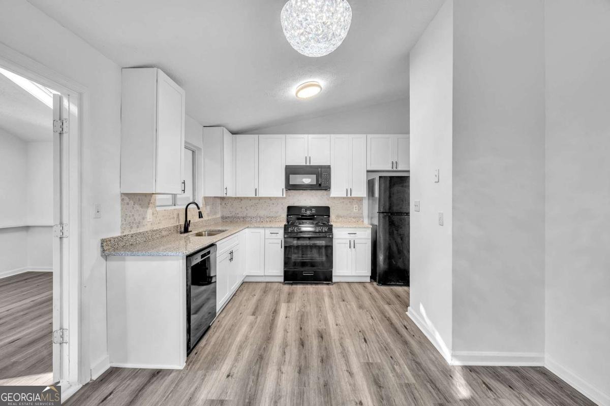 3959 Wood Path Drive Stone Mountain - Photo 11