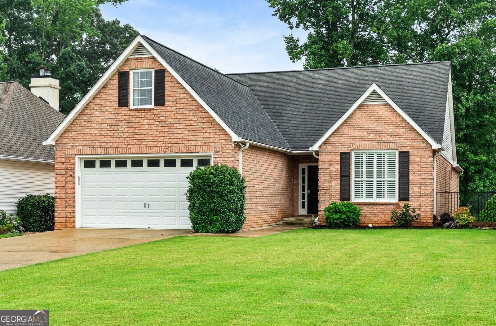 425 Fairway Court Newnan - Photo 1