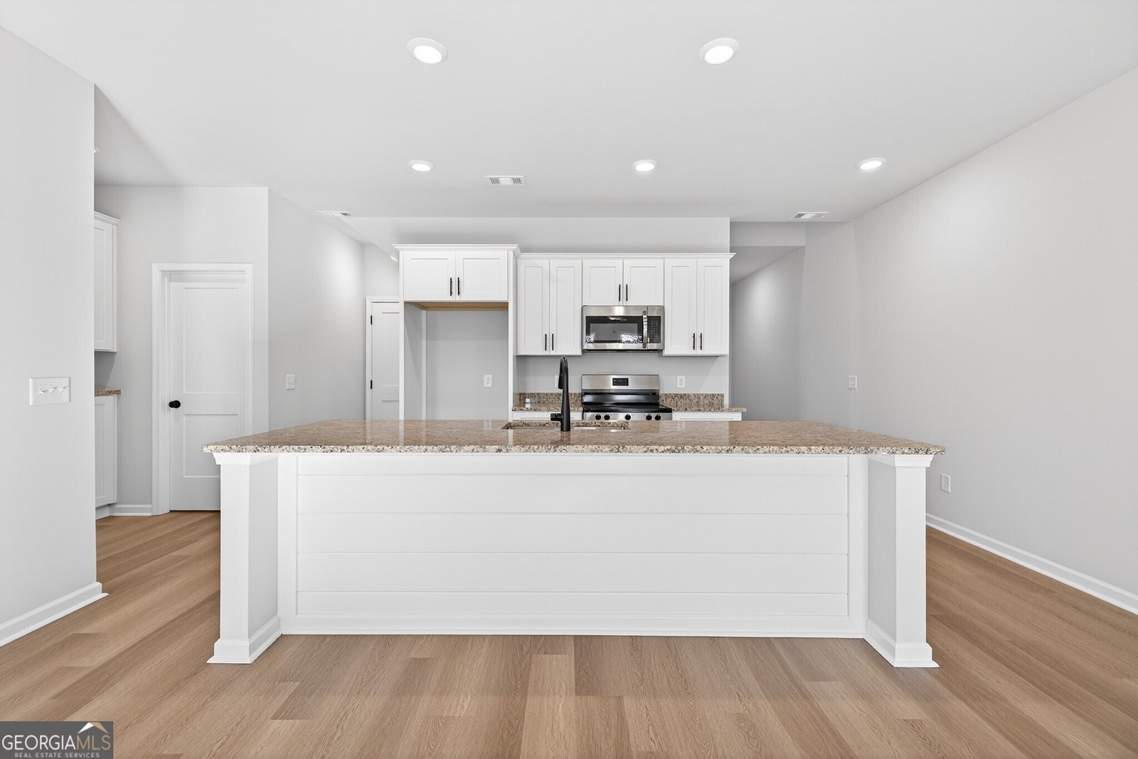 578 Madison Street Commerce - Photo 8