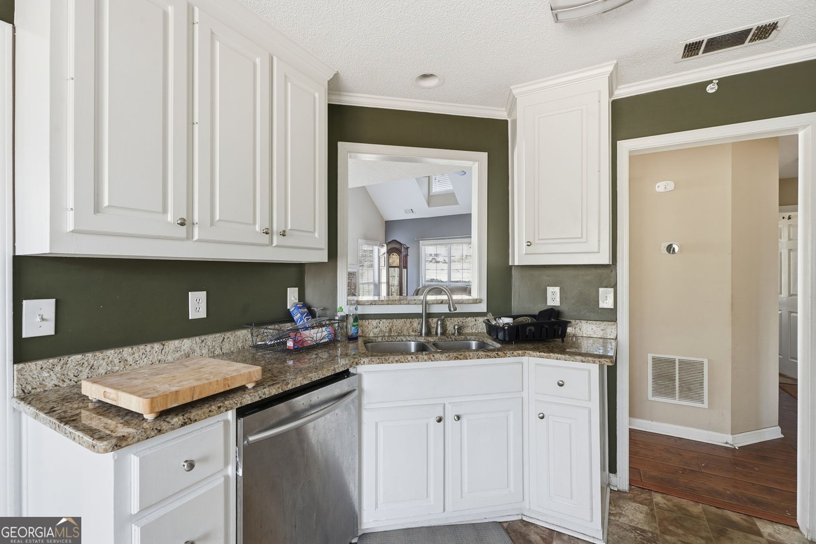 355 Radcliffe Trace Covington - Photo 8