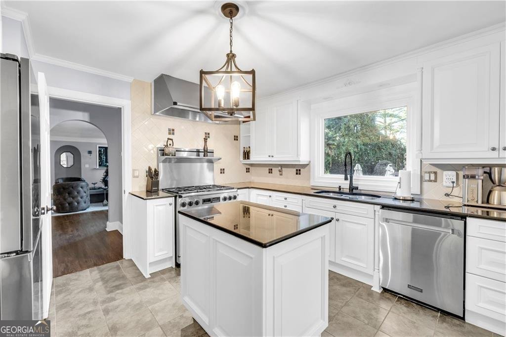 7590 Chaparral Drive Sandy Springs - Photo 10