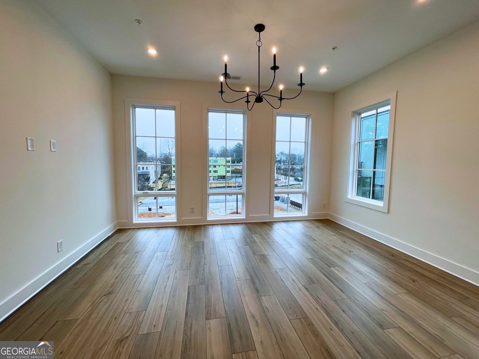 990 Bibbs Circle Atlanta - Photo 9