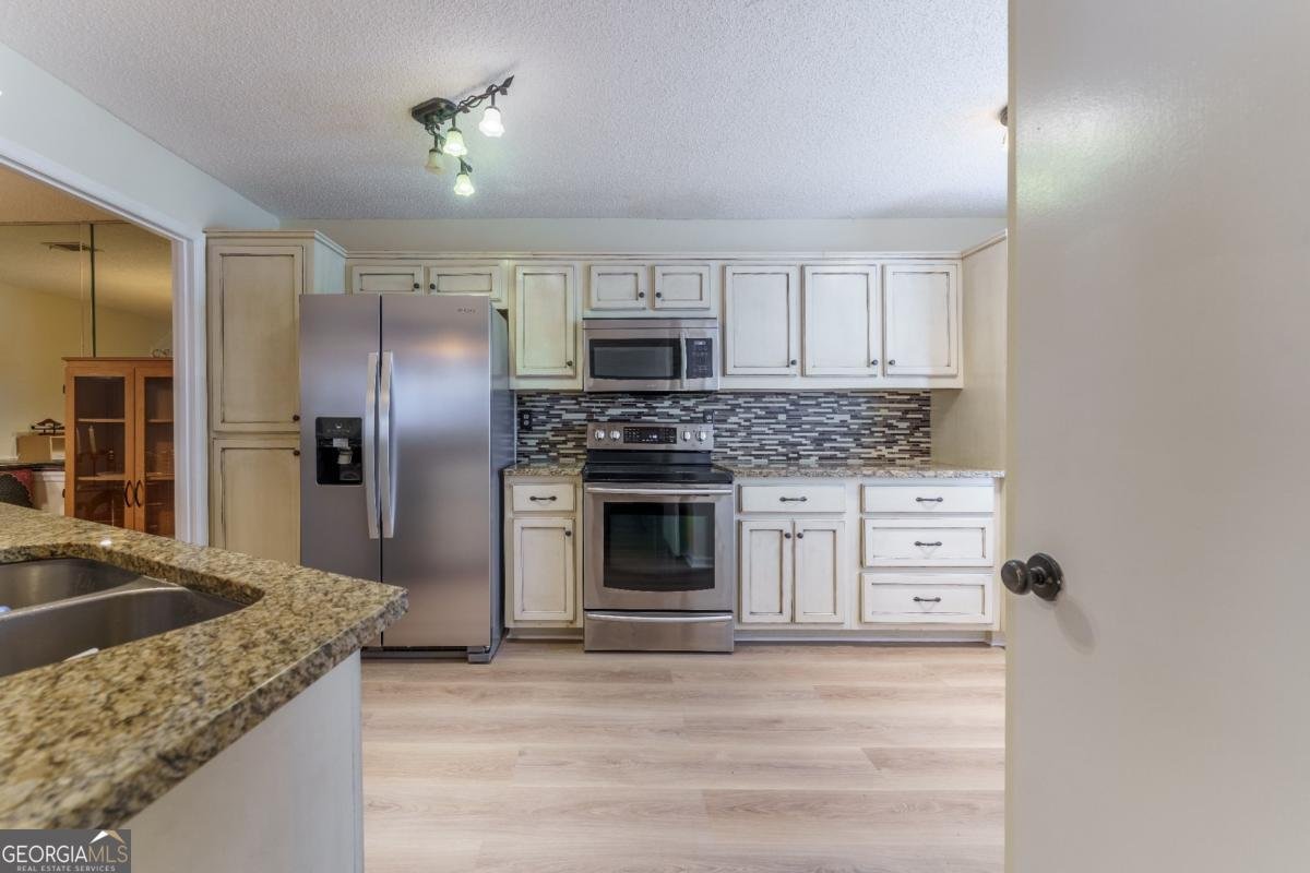 403 Mill Pond Road Roswell - Photo 10