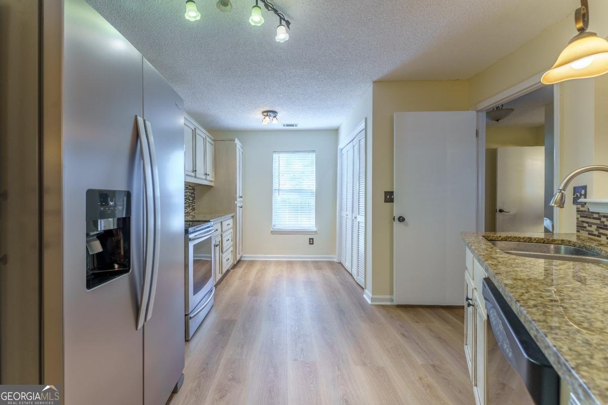 403 Mill Pond Road Roswell - Photo 11