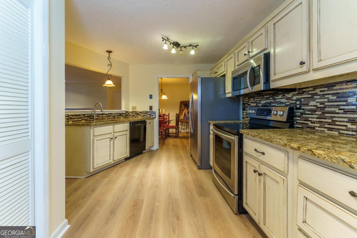 403 Mill Pond Road Roswell - Photo 13