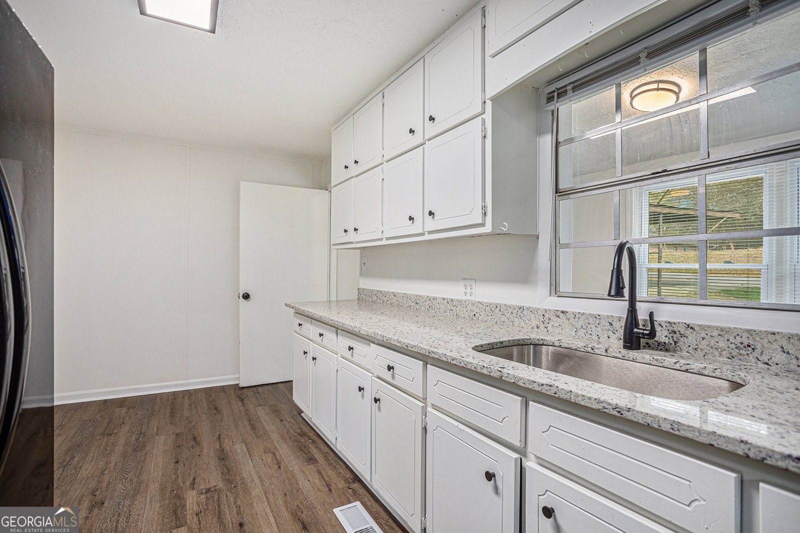 1113 Lakeview Drive Jonesboro - Photo 11