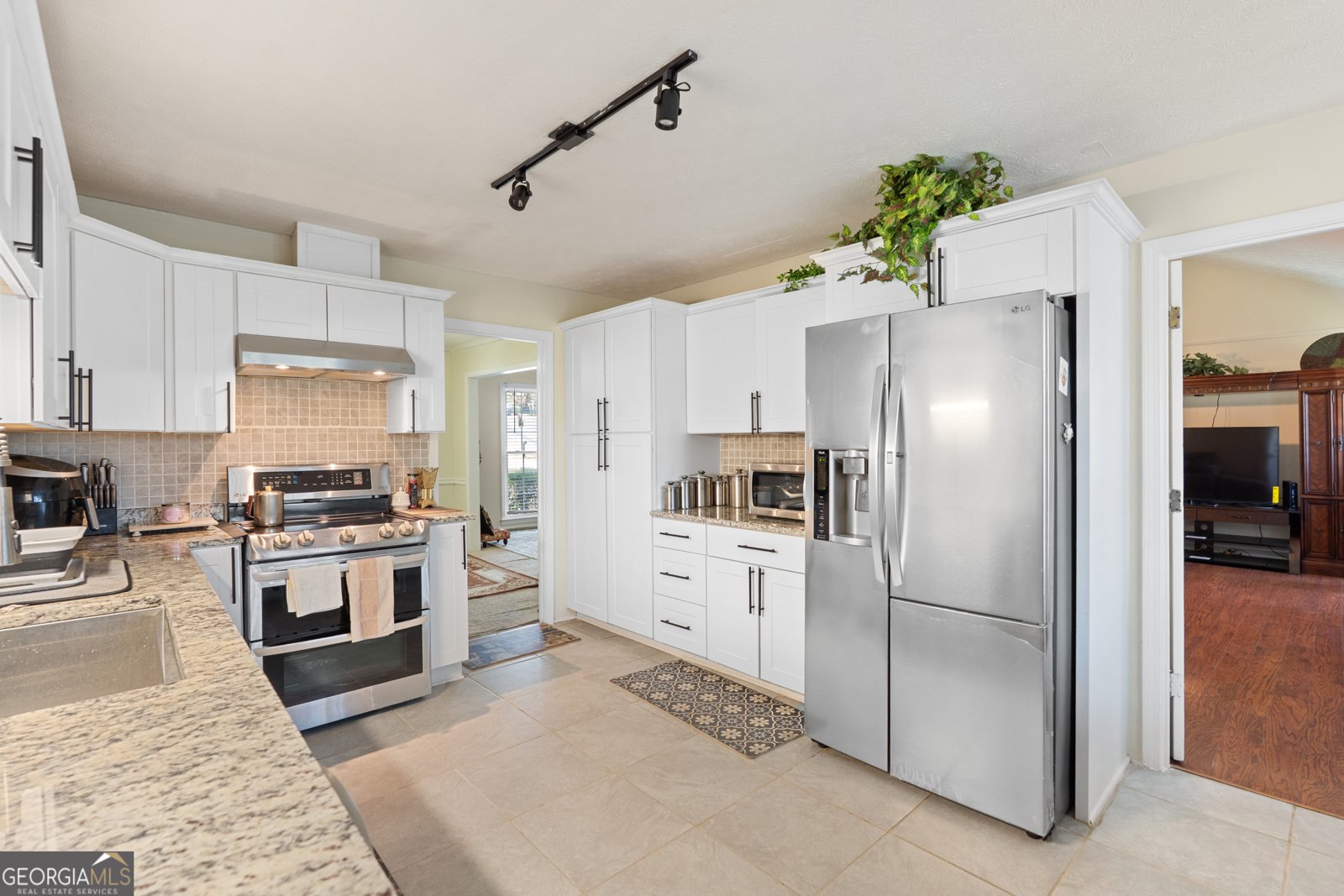 724 Rebecca Street Lilburn - Photo 8