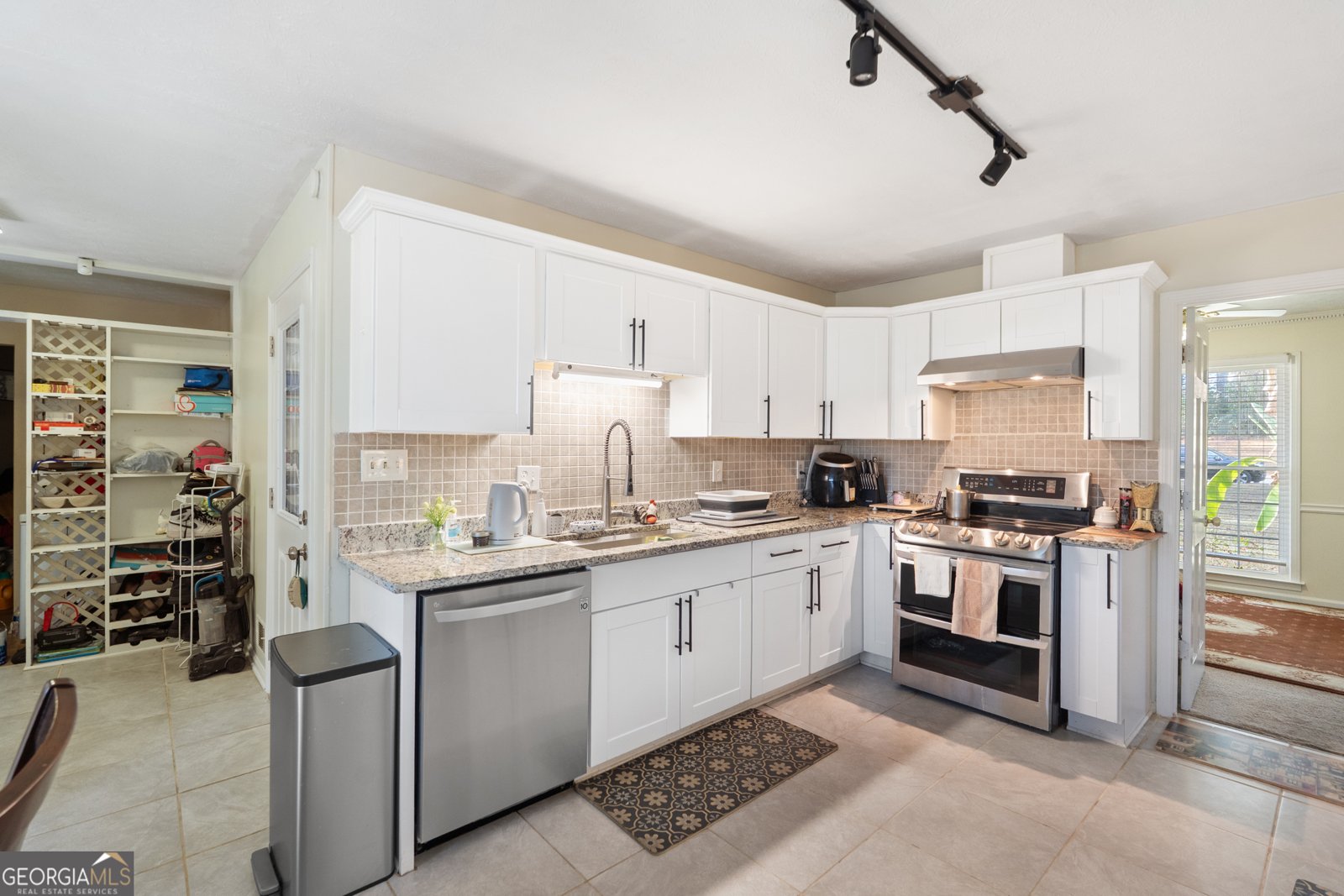 724 Rebecca Street Lilburn - Photo 9