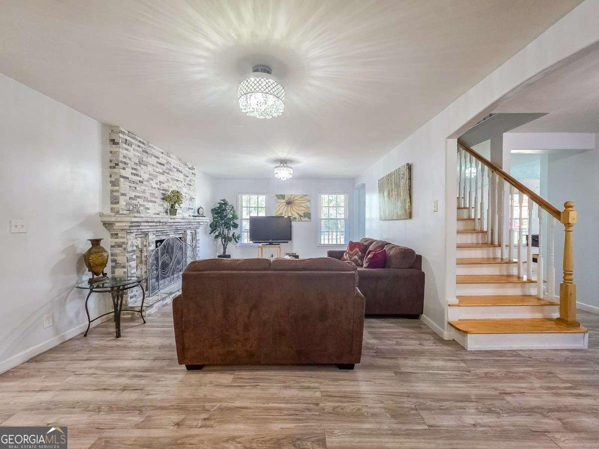 3944 Thornhill Drive Lilburn - Photo 11