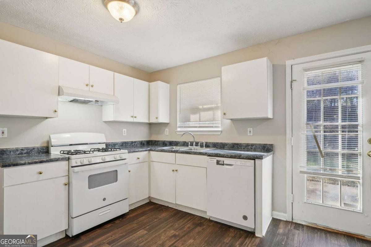 1443 Pebble Ridge Lane Hampton - Photo 9