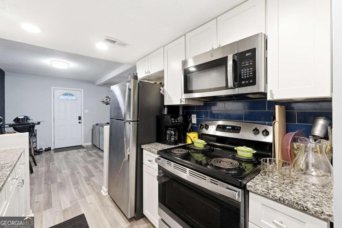 754 Garden View Drive Stone Mountain - Photo 10